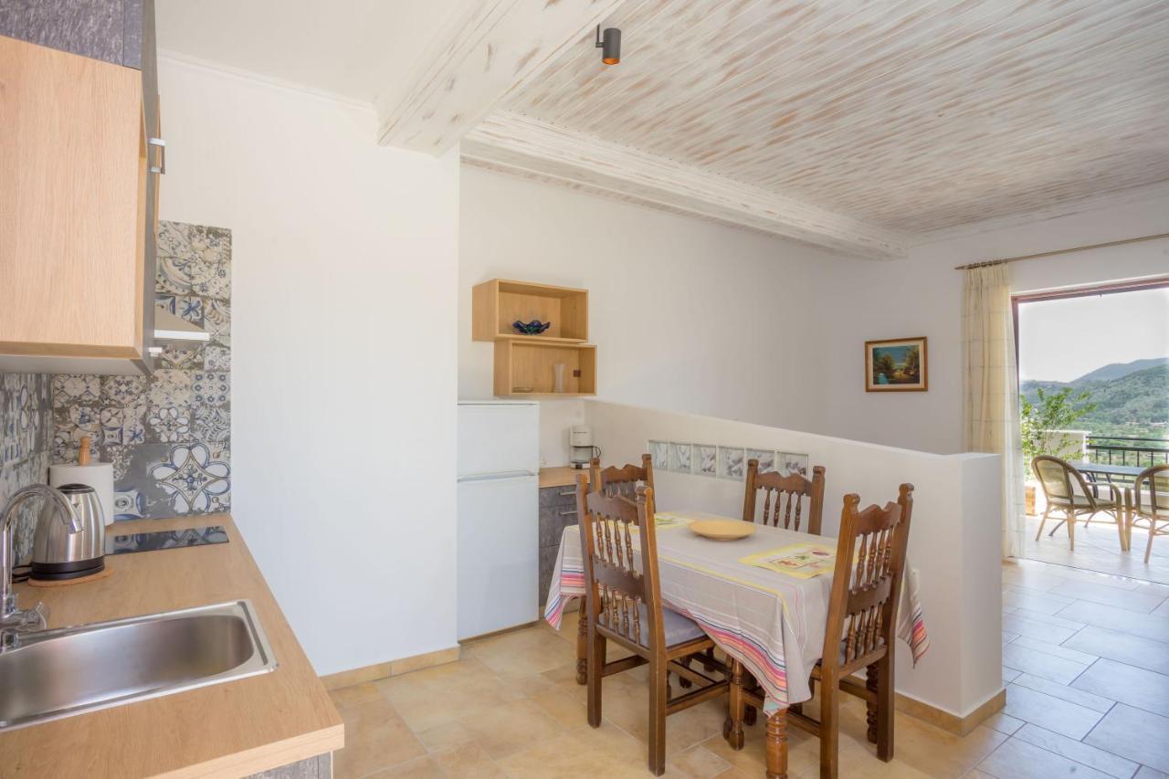 Bay View Suites Vassiliki Esterno foto