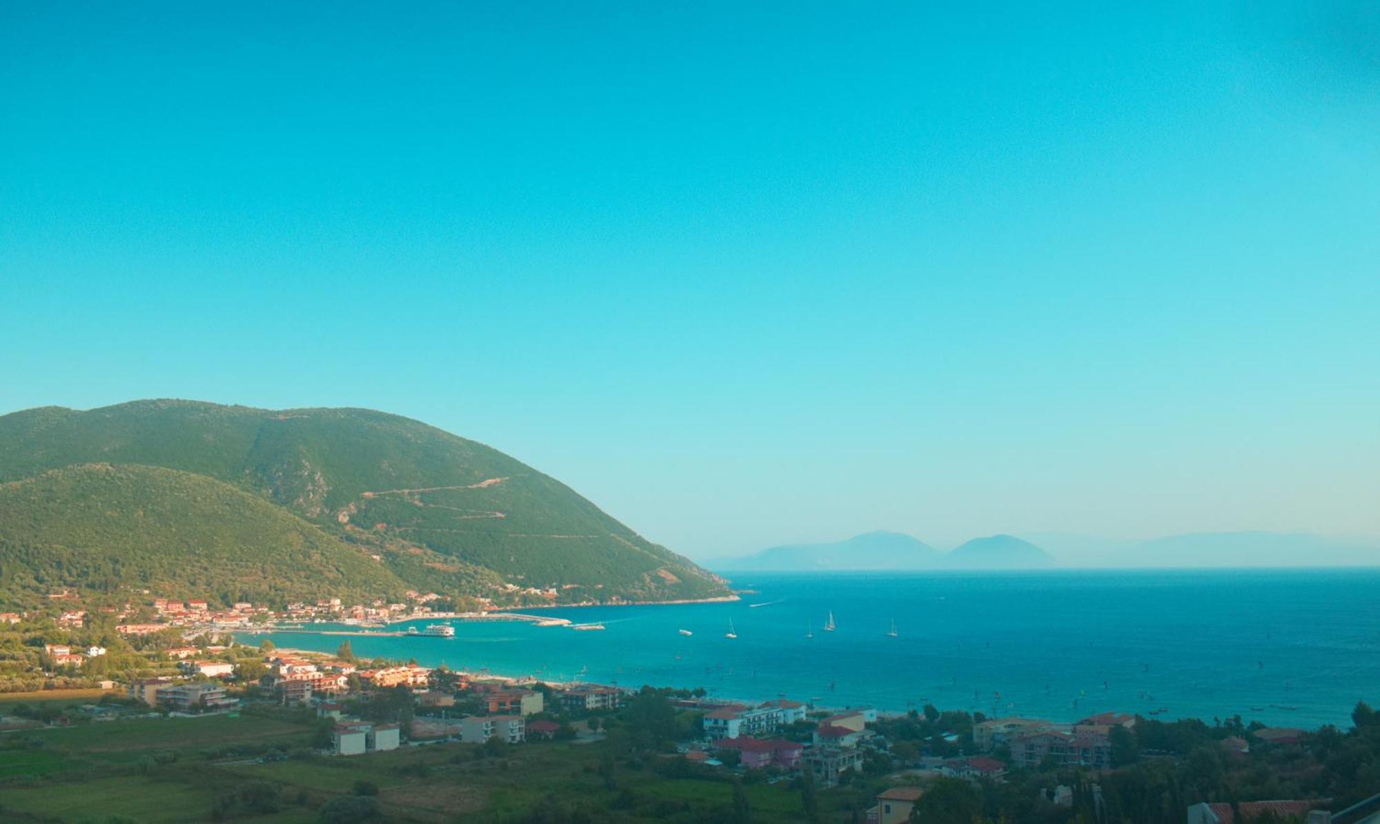 Bay View Suites Vassiliki Esterno foto