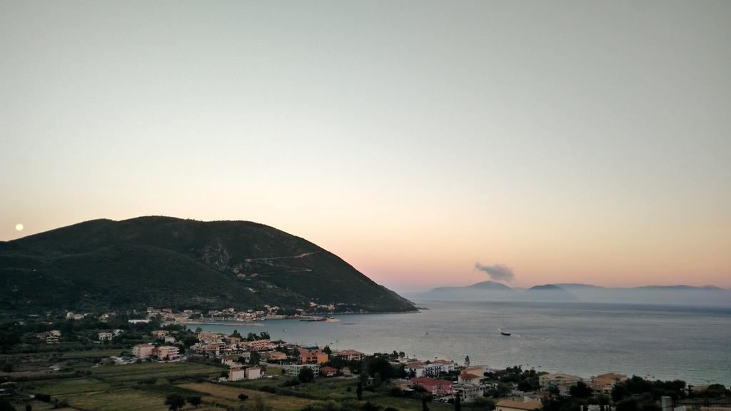Bay View Suites Vassiliki Esterno foto